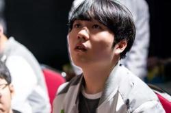 爱游戏体育-Rookie回归赛场，精彩发挥首场状态亮眼，拜仁观众沸腾！的简单介绍