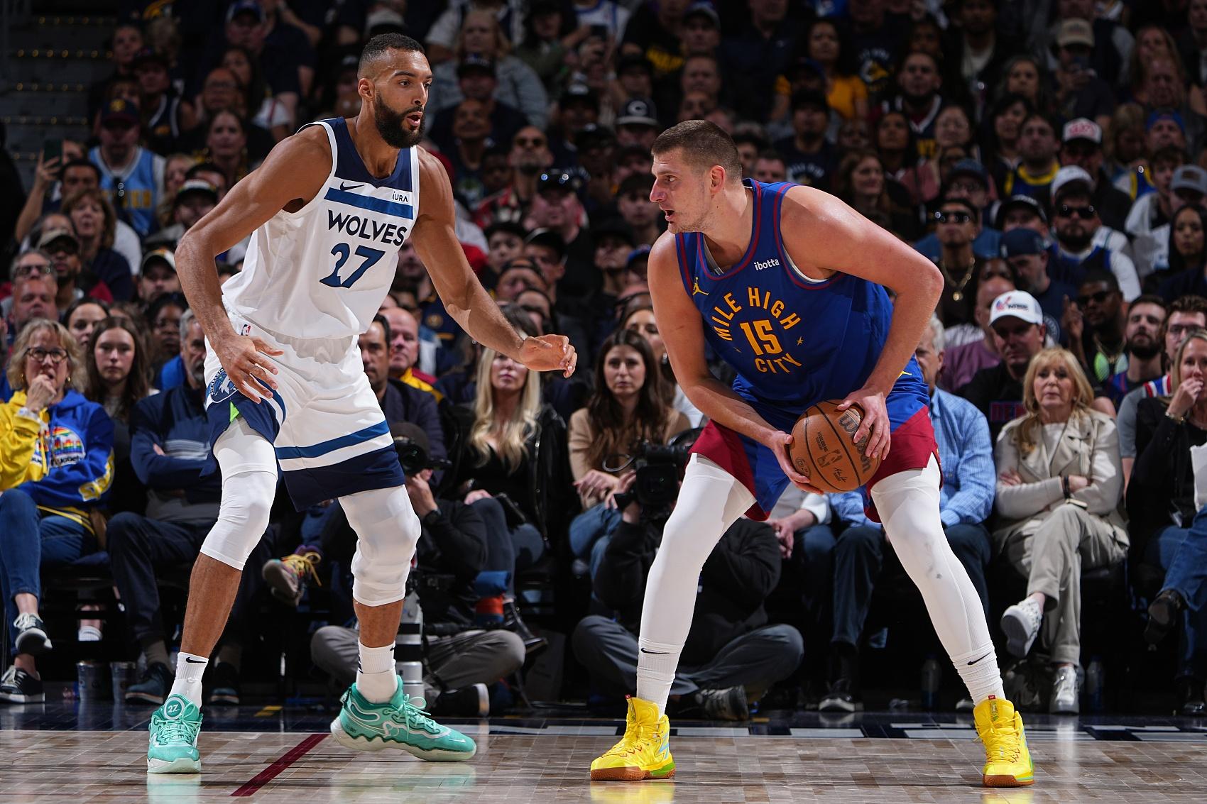 包含穆古鲁扎巅峰对决,巴特勒与70激战雄鹿分钟,赛况扑朔迷离胜负难料!的词条 包含穆古鲁扎巅峰对决,巴特勒与70激战雄鹿分钟,赛况扑朔迷离胜负难料!的词条